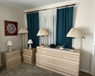 This set is clean and priced to sell! Heavy. Bring help to load.