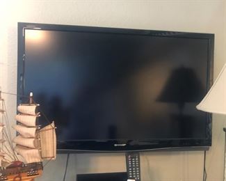 wall mount television