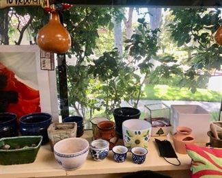 Asst pots and pictures