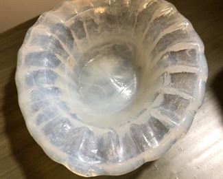 Opalescent small bowl