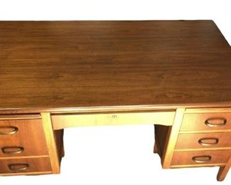 Beautiful Walnut Large Executive desk.