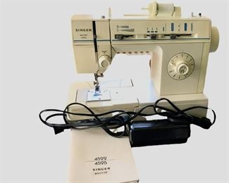 Singer Merritt 4525 Working Sewing Machine