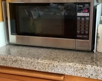 Panasonic 1200W Micowave