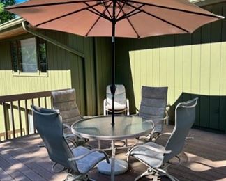 Very nice Homecrest patio set with umbrella