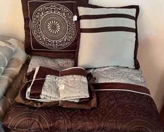 Queen Size bed set