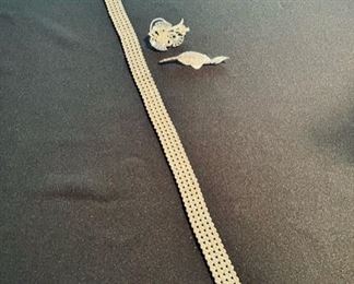 Gorgeous vintage Art Deco rhinestone belt(25 1/2” long) and rhinestone brooches