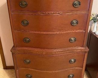 Vintage 5-drawer vertical dresser.