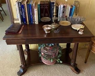 Vintage/antique table with interesting base.