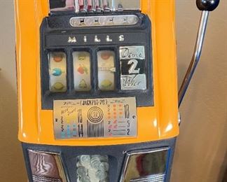 1940s Mills 25c Hi-Top Deuce Wild Slot Machine RESTORED 25 Cent	26x16x16in	HxWxD
