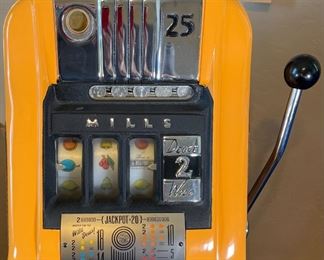 1940s Mills 25c Hi-Top Deuce Wild Slot Machine RESTORED 25 Cent	26x16x16in	HxWxD
