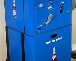 1950s Pepsi Cola PC27B 10c Vendorlator Vending Machine RESTORED 10 Cent Dome/Round Top B27 27B 27 B VMC	52.5 x 24.5 x 25	HxWxD
