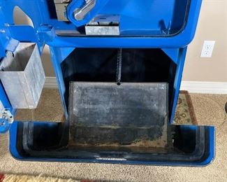 1950s Pepsi Cola PC27B 10c Vendorlator Vending Machine RESTORED 10 Cent Dome/Round Top B27 27B 27 B VMC	52.5 x 24.5 x 25	HxWxD
