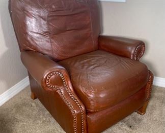 Bradington Young Recliner Chair	40 x 36 x 38in	HxWxD
