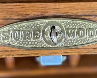 Sure Wood Roll Top Oak Desk	46 x 48 x 24in	HxWxD
