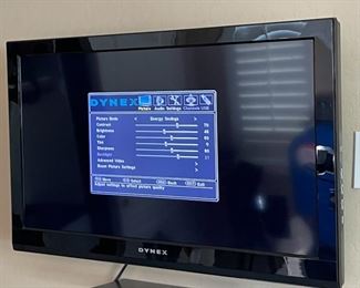 Dynex 32in 720p TV DX-32L200Na14	19.5 x 31 x 3in	HxWxD
