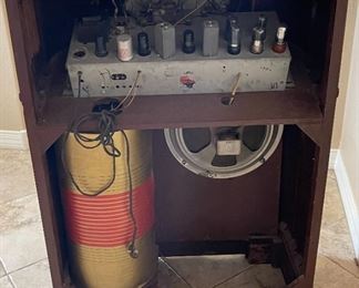 GE General Electric Antique Tube Radio	40 x 28.75 x 13.5in	HxWxD
