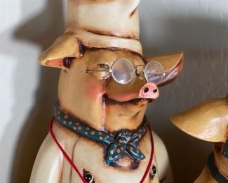 2pc Resin Mr & Mrs. Pig Chef Statues	Tallest: 25x9x8in	HxWxD
