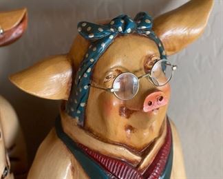 2pc Resin Mr & Mrs. Pig Chef Statues	Tallest: 25x9x8in	HxWxD
