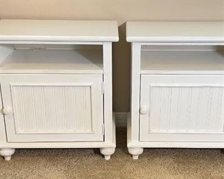 2pc Stanley Summerhaven 1 Drawer Nightstands PAIR WHITE	25.75 x 25 x 17in	HxWxD
