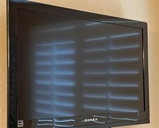 Dynex 32in 720p TV DX-32E150A11	19 x 31in	
