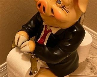 Resin Statue Pig Toilet Paper Holder	24 x 11 x 16in	HxWxD
