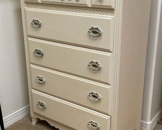 5 Drawer White Dresser	50 x 36 x 18in	HxWxD
