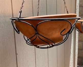 Hanging Pot #2	25in hang length x 14in diameter	
