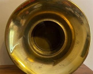 Vintage Brass Spittoon Made in England	6 x 8in diameter	
