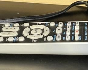 Toshiba TV with remote NO Mount	20 x 31in	
