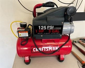 Craftsman Air Compressor 125psi 1.5HP 3 Gallon 921.153101	19x12x19in	
