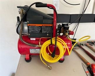 Craftsman Air Compressor 125psi 1.5HP 3 Gallon 921.153101	19x12x19in	
