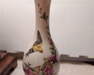 Lenox Mothers Day 1985 vase