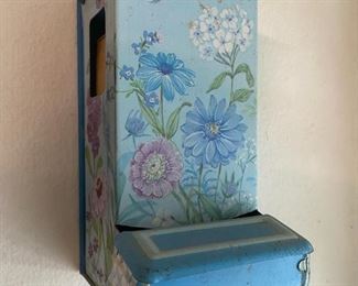 Vintage floral matchbox holder
