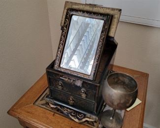 Antique Chinese jewelry box