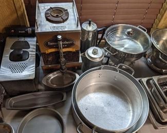 Assorted Kitchenware
