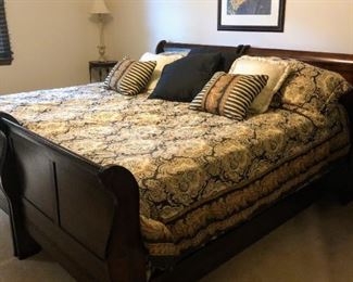 King (2 twin beds) Sized Sleigh Bed