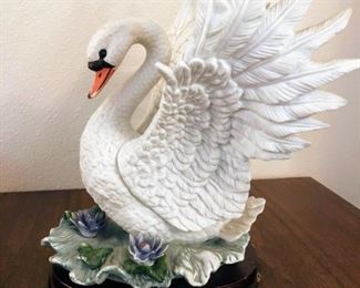 Montefiori Collection: Swan