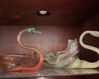 More Stretch Art Glass Swans
