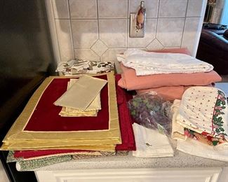 Placemats, Napkins, Aprons, Tablecloth’s 