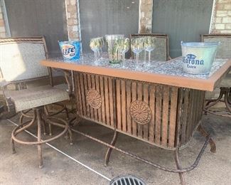 Outdoor Bar Aluminum & Stone