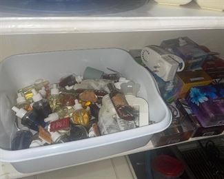 Bath and Body Works  Wallflowers Plug Ins and Scented Refills, Glad Plug ins and Scented Refills