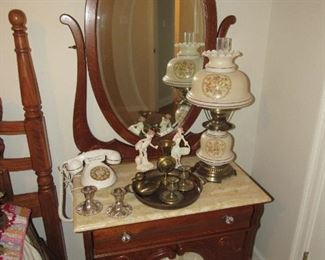 Dixie washstand with beveled mirror