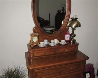 Dixie dresser with beveled mirror