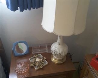 Matching End Table, there are 2 of these. Ceramic Lamp, there are 2 of these. Women's accessories.