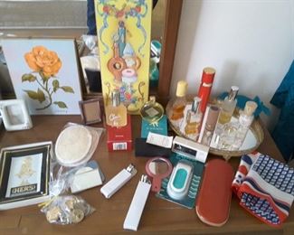 Women's Vintage Perfumes, Travel Women's Collectibles and Toiletries.