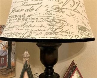 Small lamp with hints of Paris