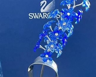 DINDORI SAPPIRE BLUE SWAROVSKI FLOWER