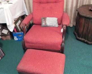 Arm Chair with Ottoman