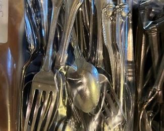 Stainless flatware 