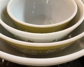 Vintage Pyrex Crazy Daisy Spring Blossom bowls 